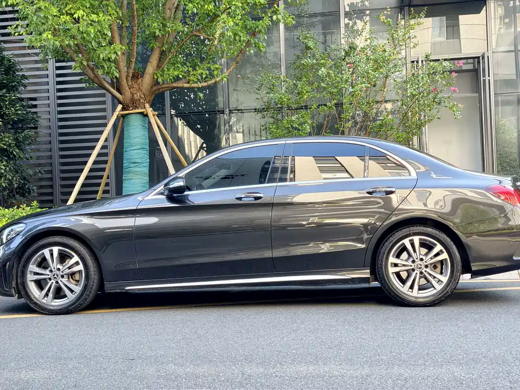 Mercedes-Benz C-Class — миниатюра 2