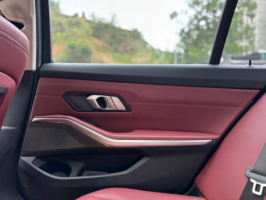 BMW 3 Series — миниатюра 25