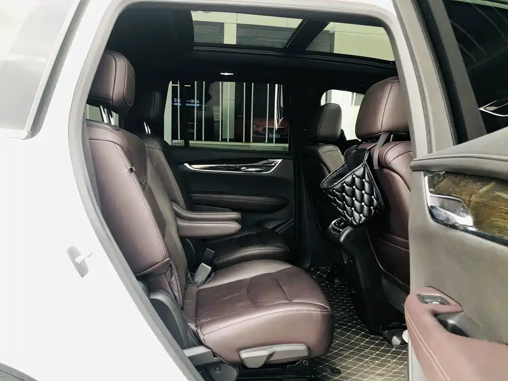 Cadillac XT6 — миниатюра 14