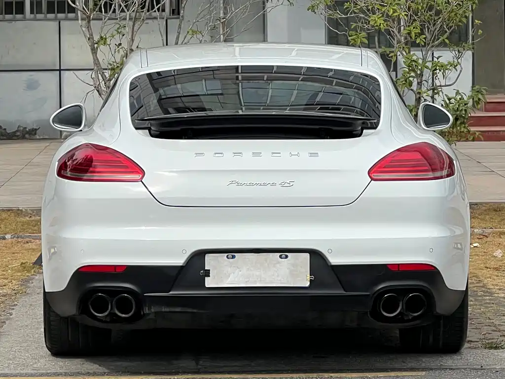 PORSCHE PANAMERA