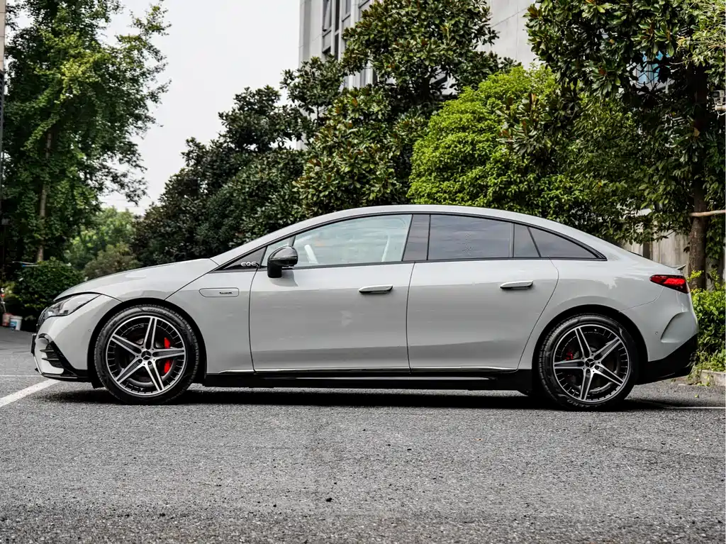 Mercedes-Benz EQE AMG — миниатюра 3
