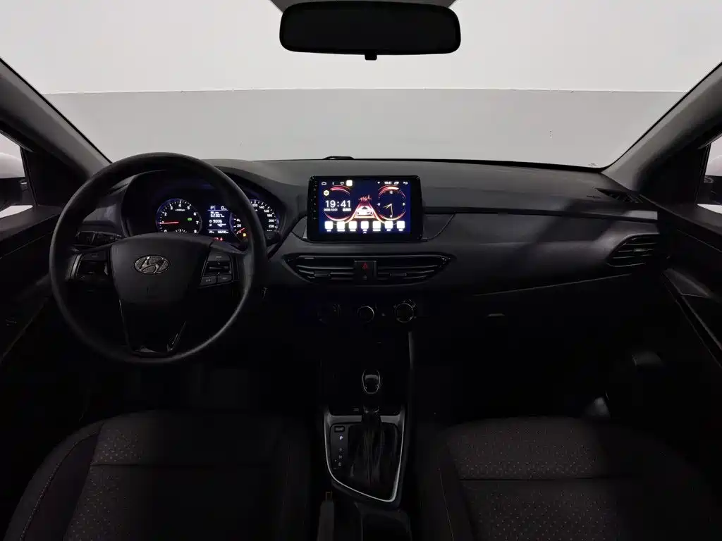 Hyundai Elantra — миниатюра 5