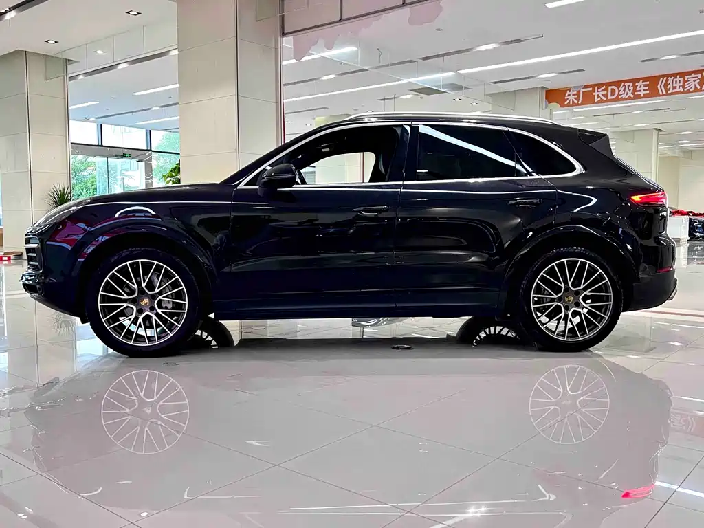 Porsche Cayenne — миниатюра 3