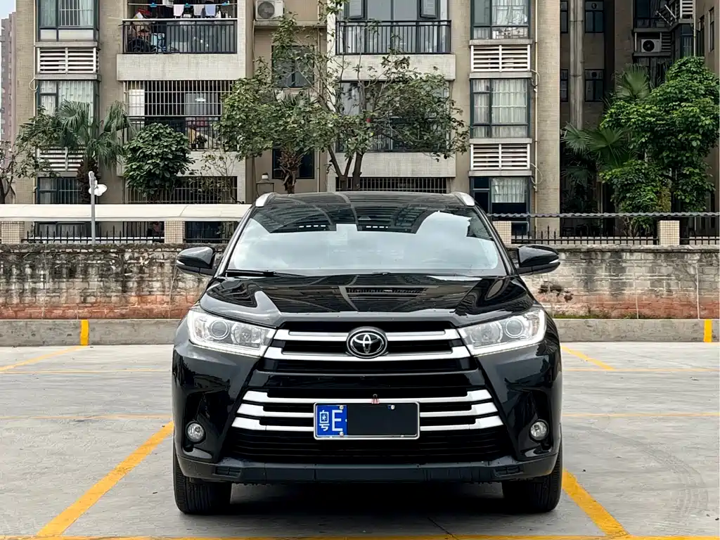 TOYOTA HIGHLANDER