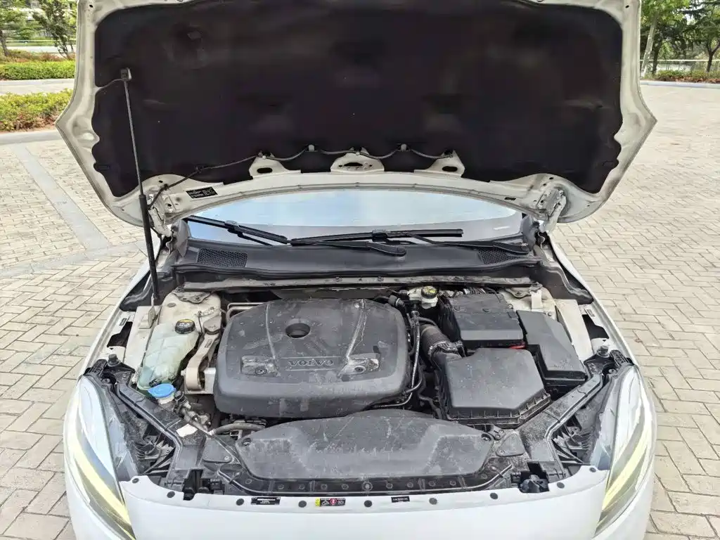 Volvo V40 — миниатюра 17
