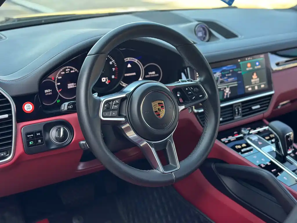Porsche Cayenne — миниатюра 12