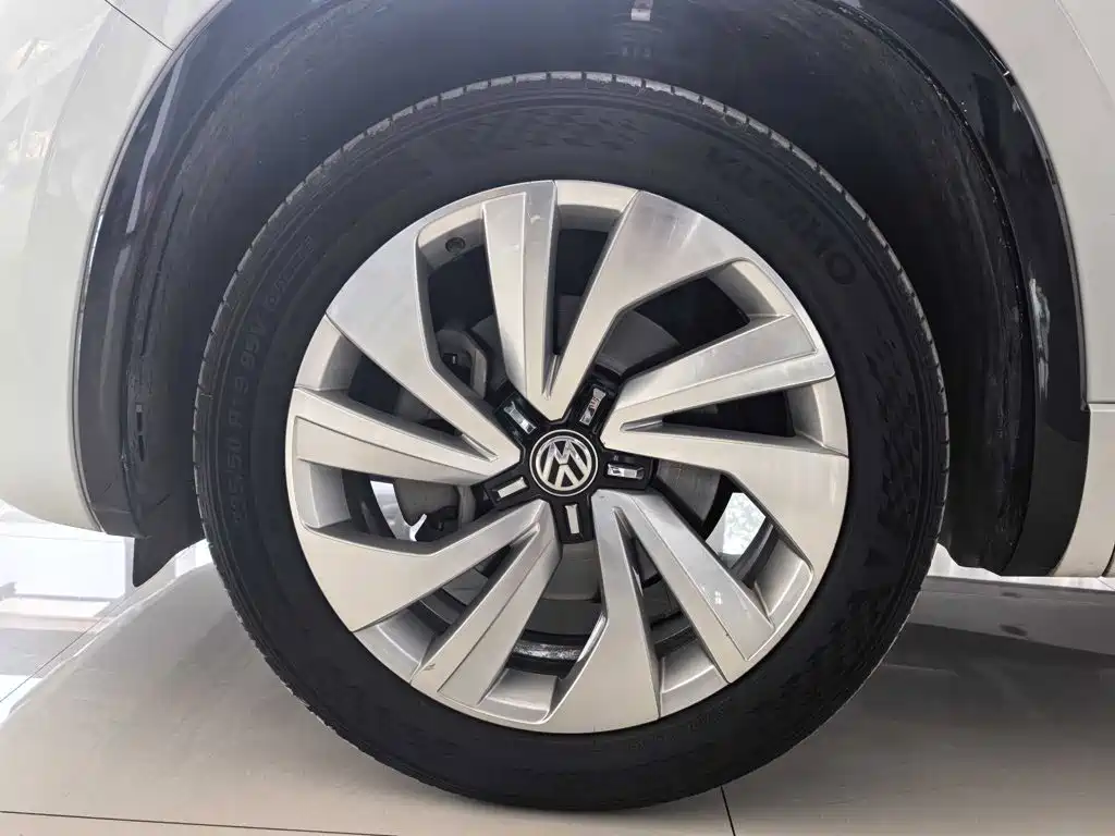 Volkswagen X — миниатюра 5