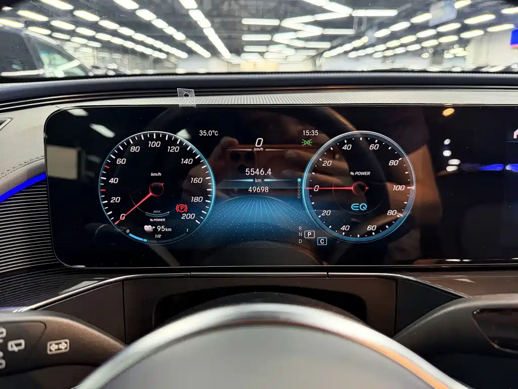 Mercedes-Benz EQC — миниатюра 14