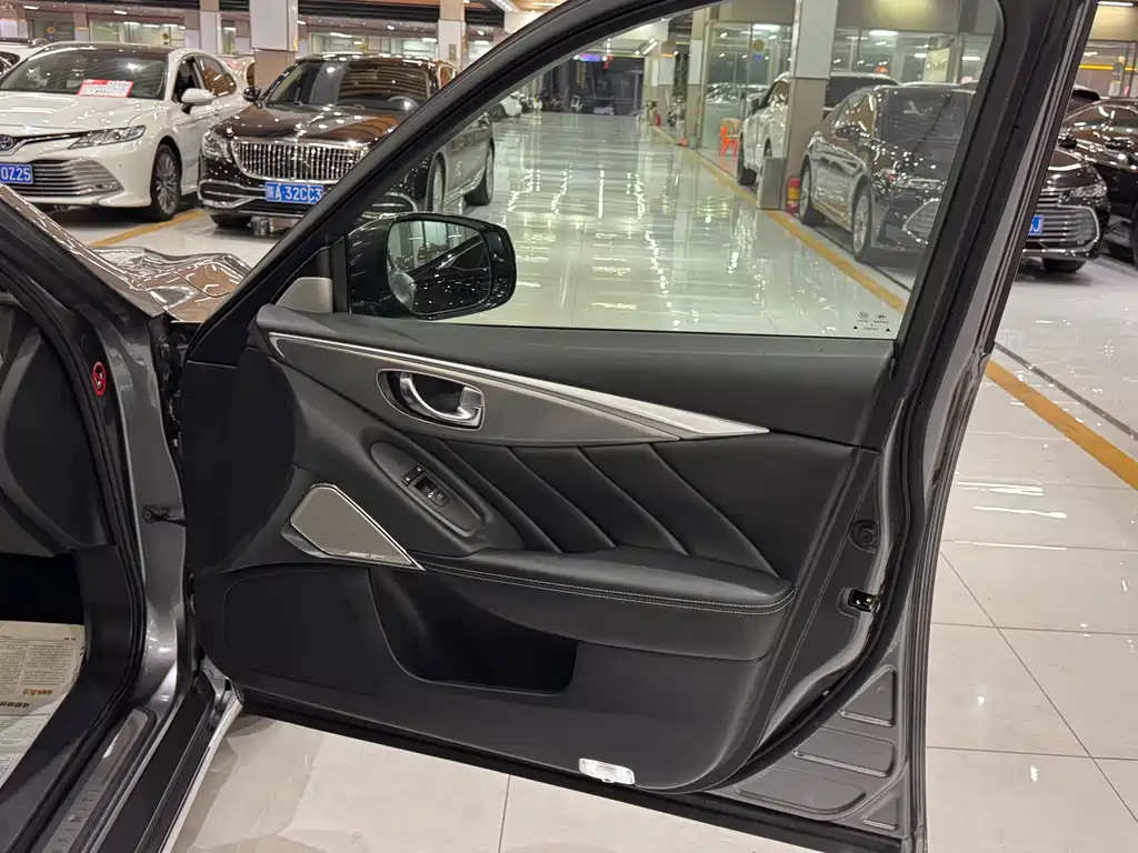 Infiniti Q50L — миниатюра 27