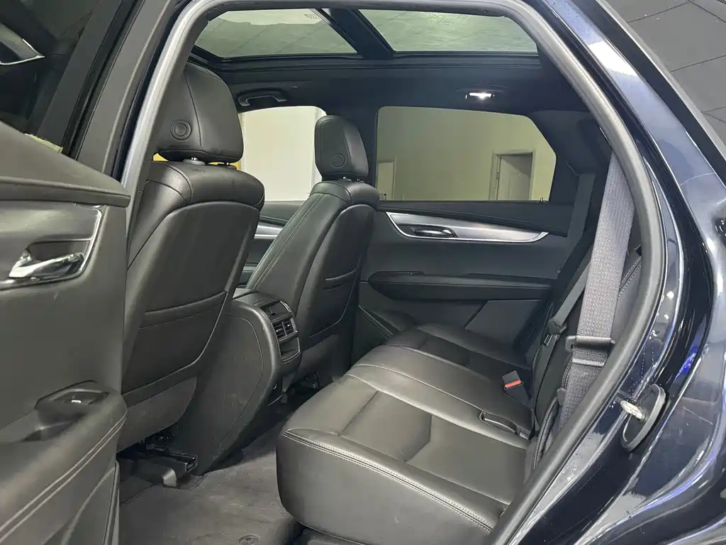 Cadillac XT5 — миниатюра 6