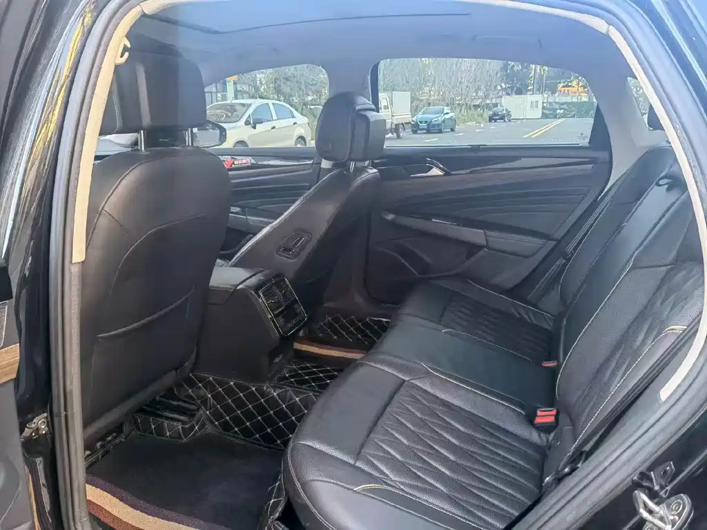 Volkswagen Passat — миниатюра 8