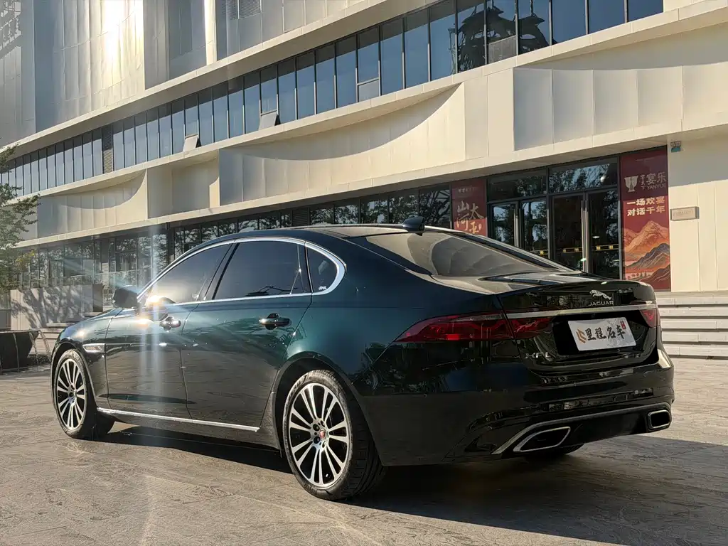 Jaguar XFL — миниатюра 7