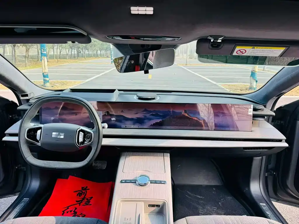 GEELY GALAXY GALAXY E8