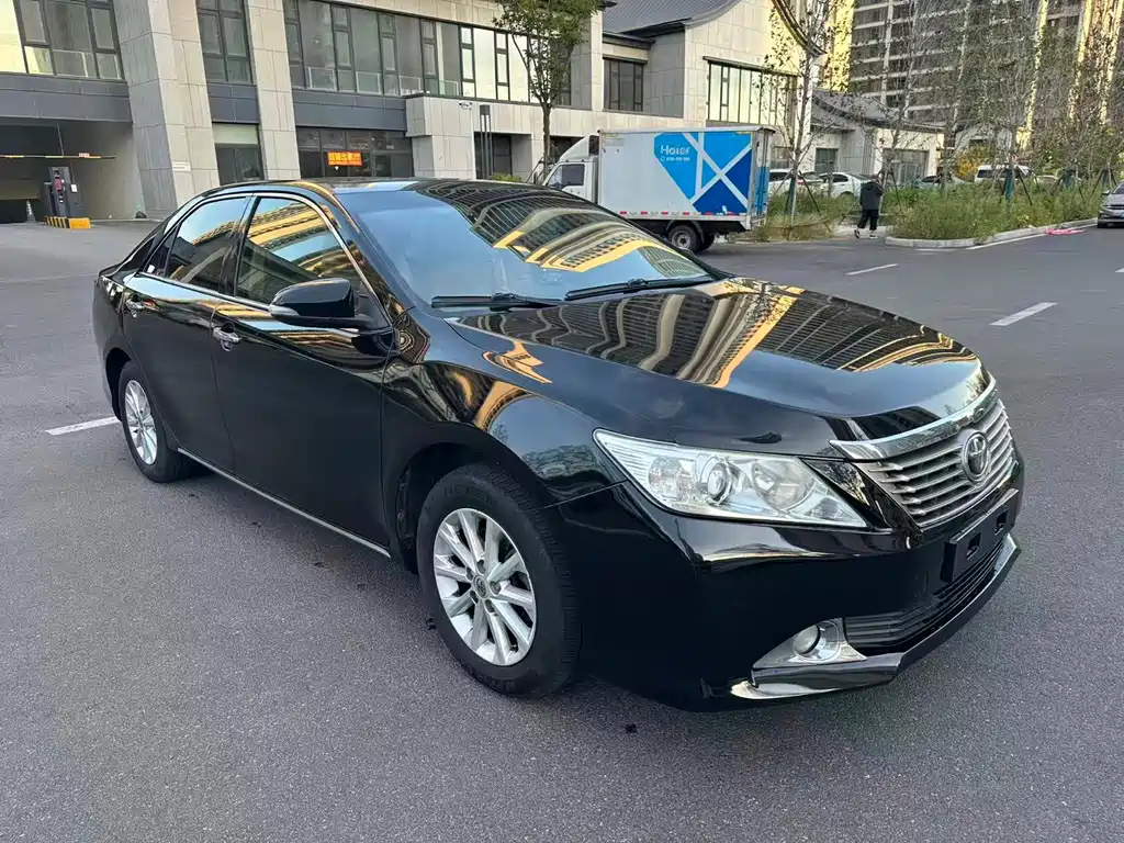 Toyota Camry — миниатюра 8