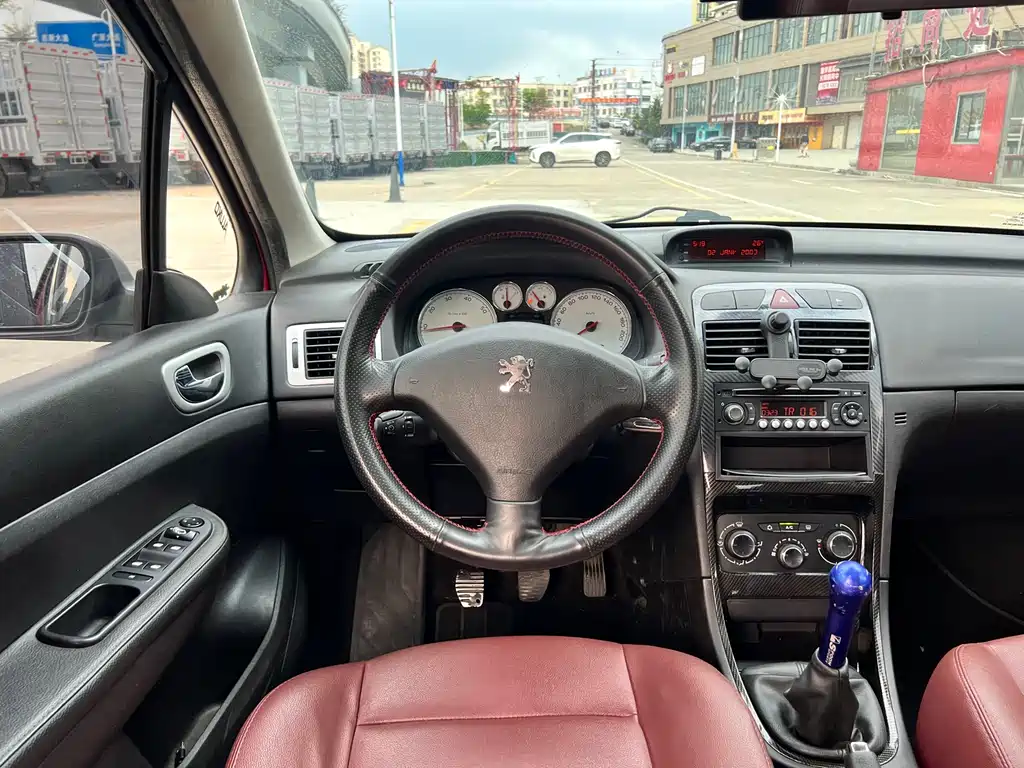 Peugeot 307 2012 1.6L MT Comfort