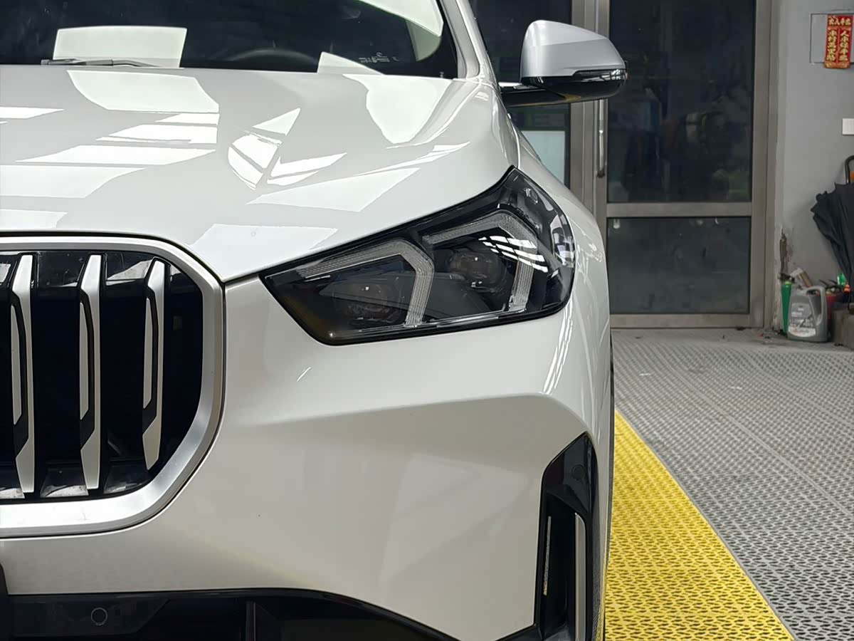 BMW X1 1.5 л 2023 г. Белый, пробег 40000 км
