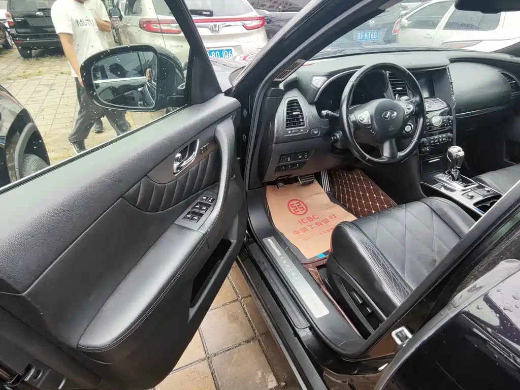Infiniti FX — миниатюра 3