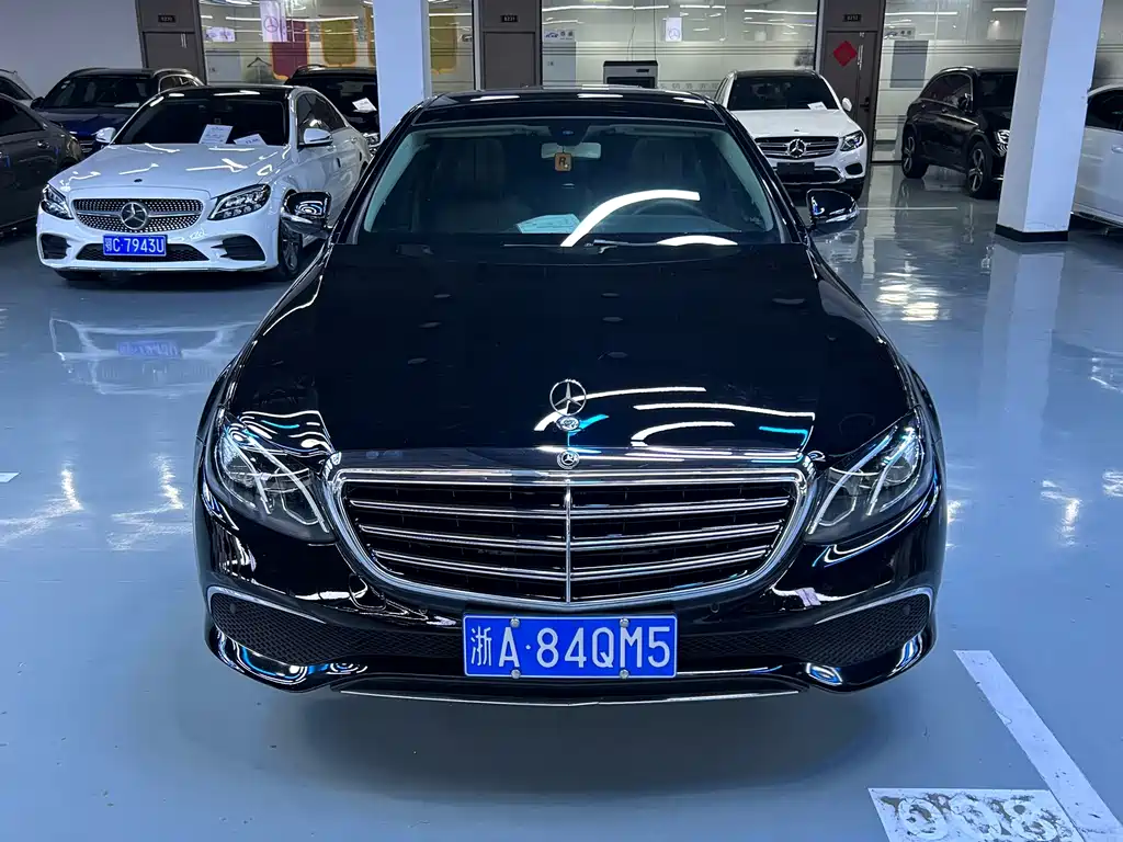 Mercedes-Benz E-Class — миниатюра 2