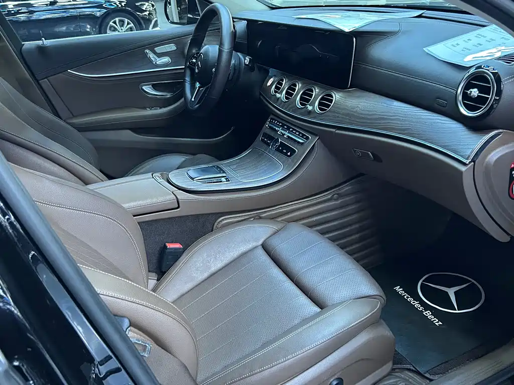 Mercedes-Benz E-Class — миниатюра 5