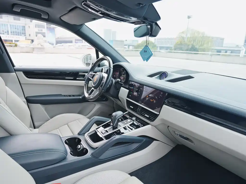 PORSCHE CAYENNE NEW ENERGY