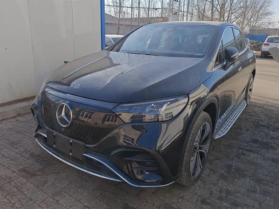 MERCEDES-BENZ EQE SUV