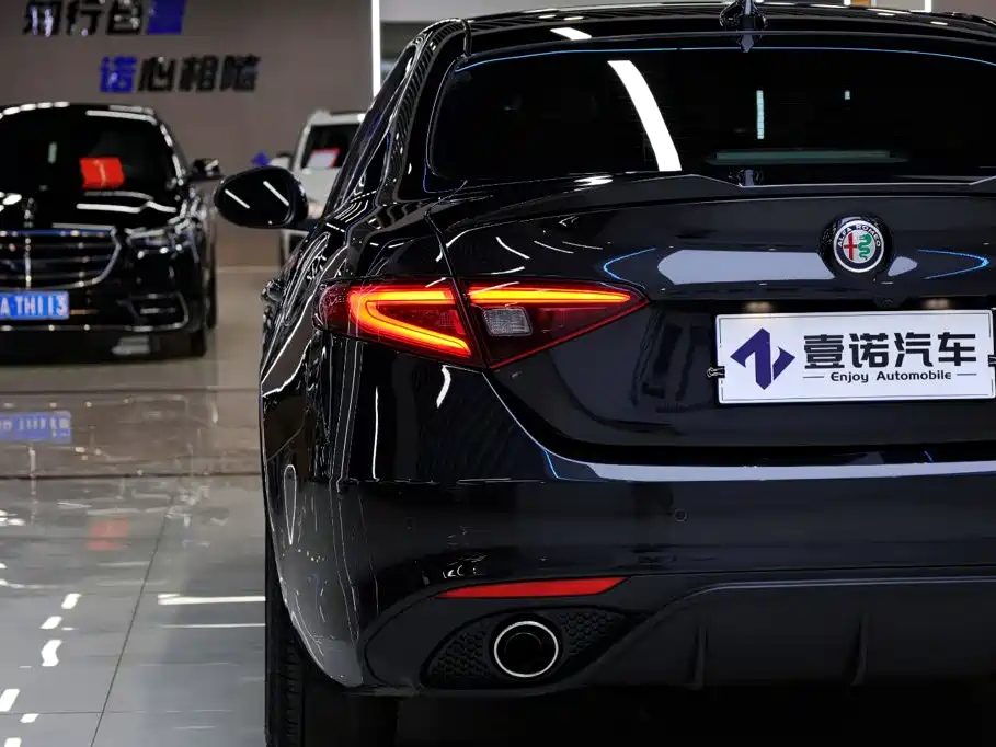 Alfa Romeo Giulia — миниатюра 8