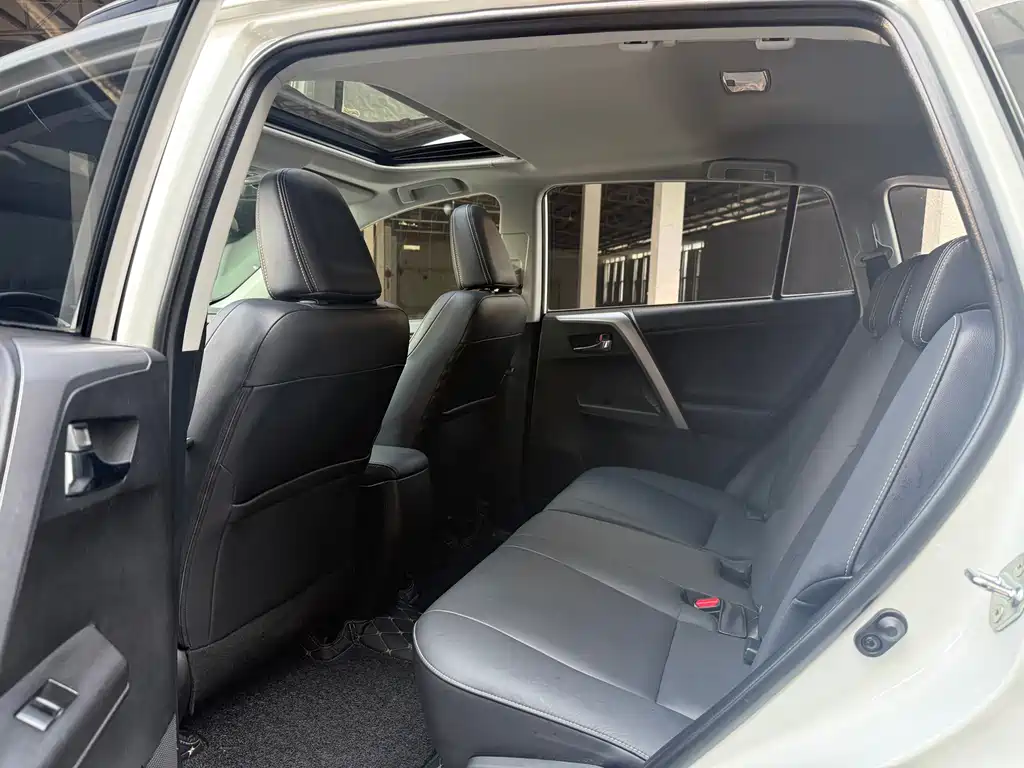 TOYOTA RAV4 RONGFANG