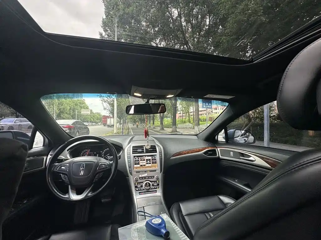 Lincoln MKZ — миниатюра 6