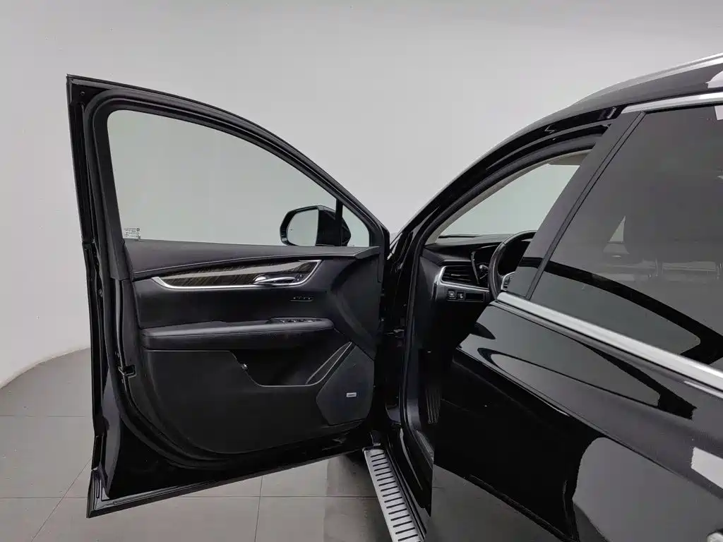 Cadillac XT5 — миниатюра 8