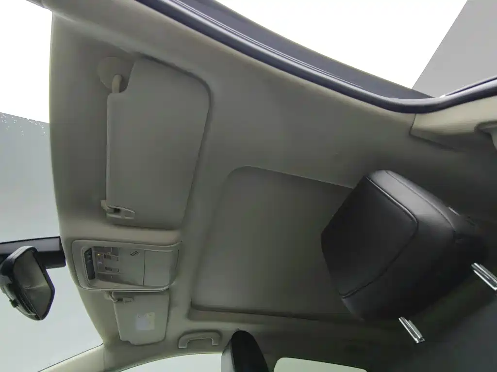Cadillac XT5 — миниатюра 14