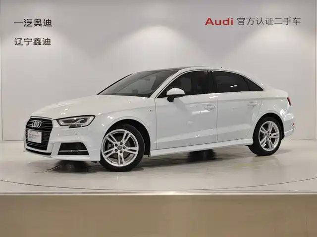 AUDI  A3 2018