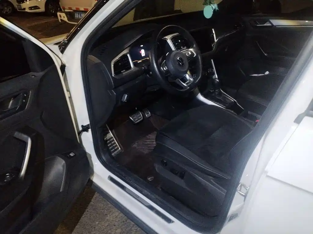 Volkswagen T-Roc — миниатюра 12
