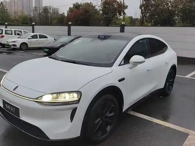 AITO WISDOM WORLD R7 2026