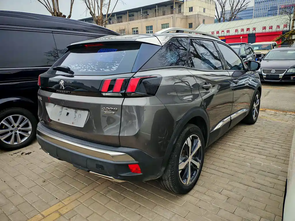 PEUGEOT 4008