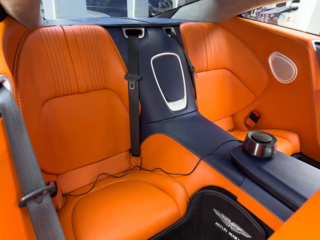 Aston Martin DB11 — миниатюра 26