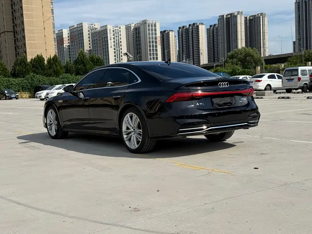 Audi A7L — миниатюра 7