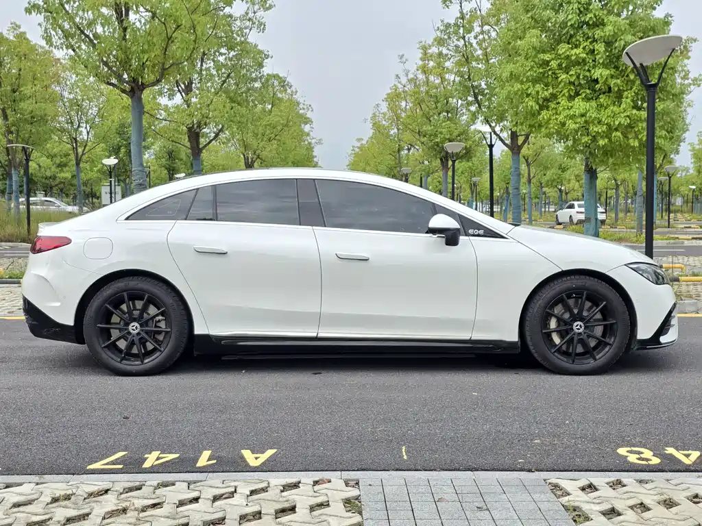 Mercedes-Benz EQE — миниатюра 8