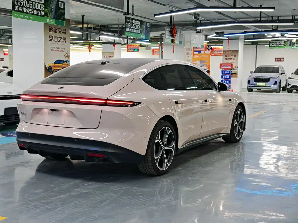 NIO NIO ET5