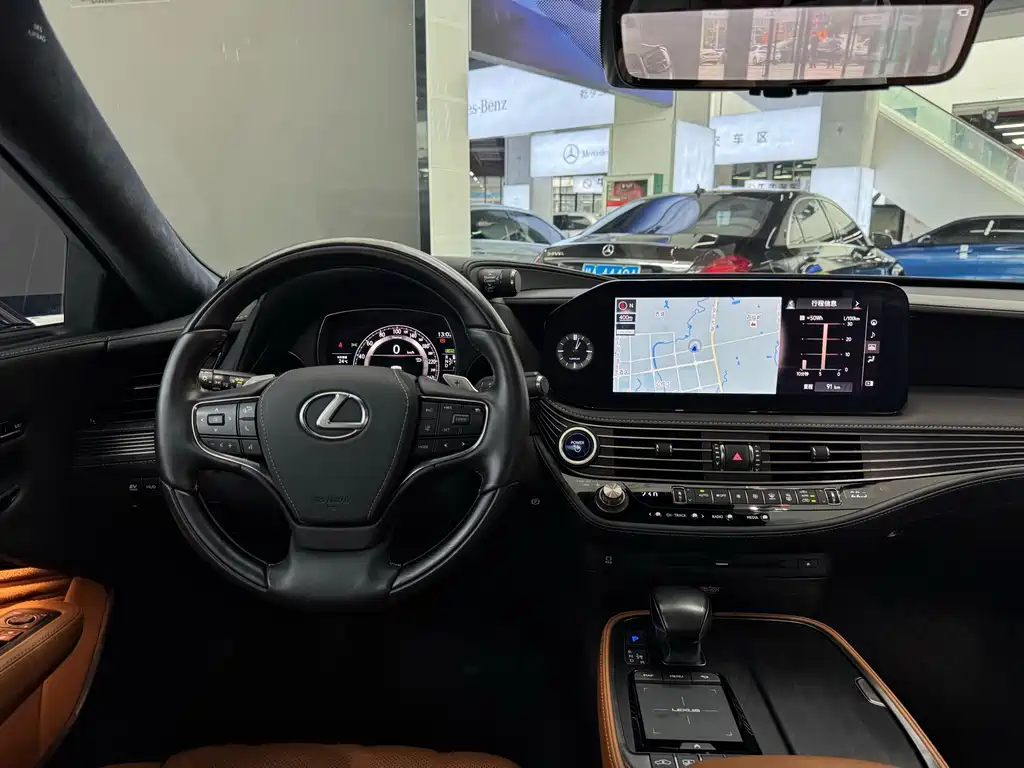 Lexus LS 500h Executive Edition, фото 11