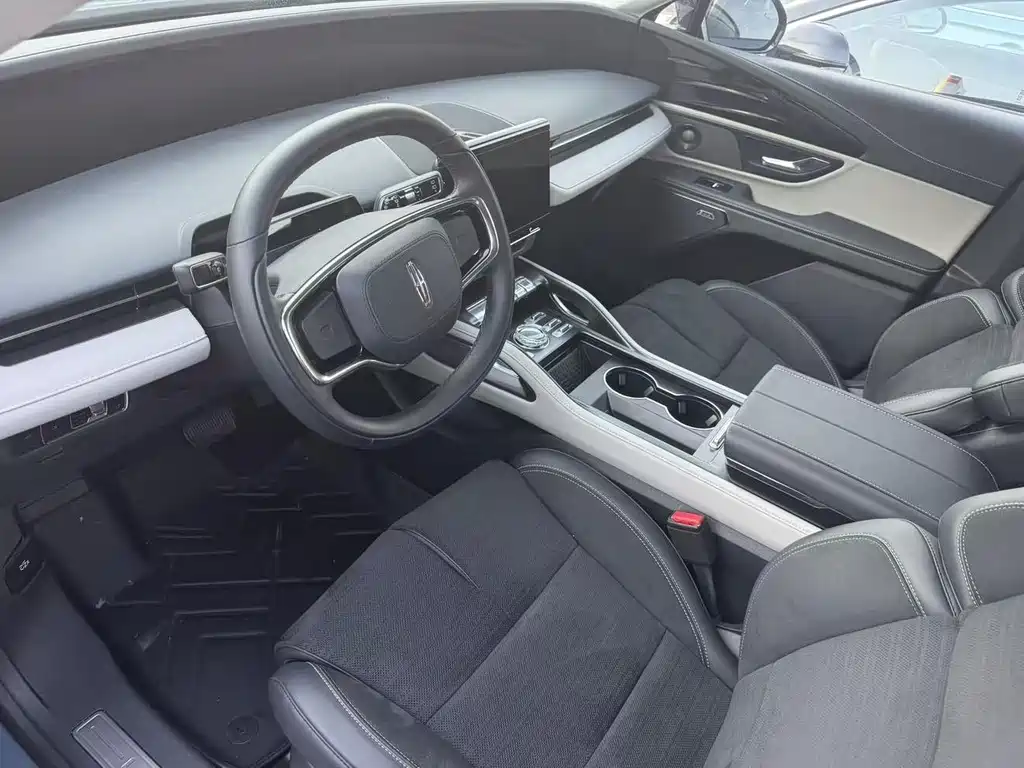 Lincoln Nautilus 2025 2.0T