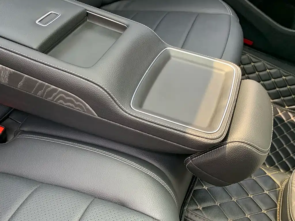 Mercedes-Benz E-Class — миниатюра 29