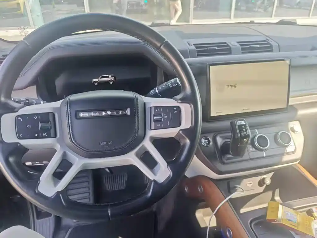 Land Rover Defender — миниатюра 3