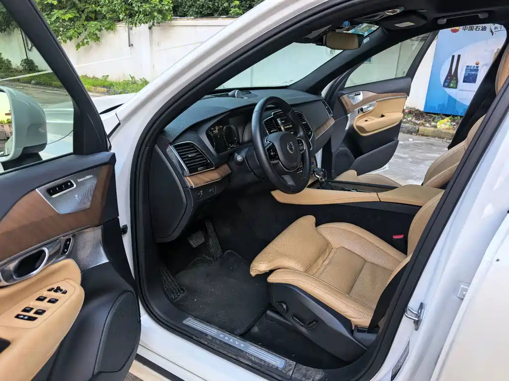 Volvo XC90 — миниатюра 4