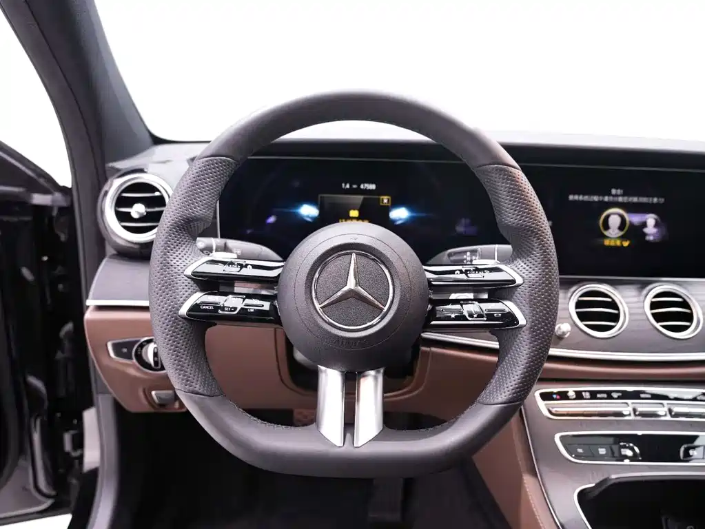 Mercedes-Benz E-Class — миниатюра 22