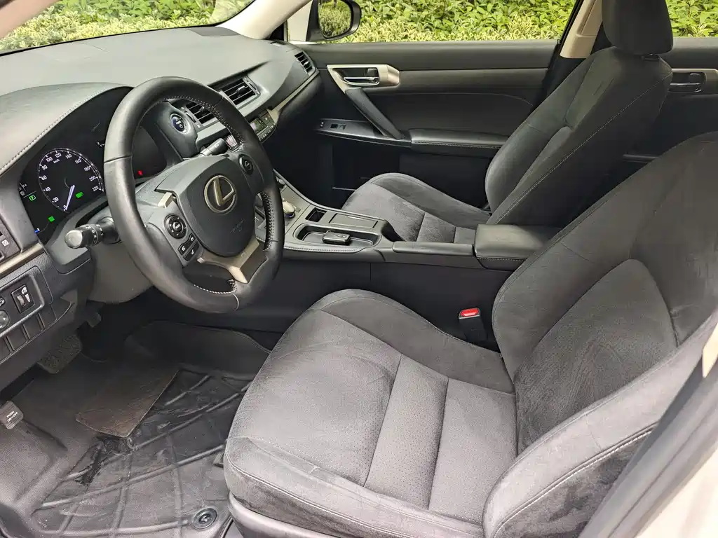Lexus CT 2017 CT200h Elite V
