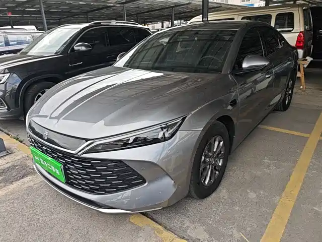 2025 BYD Qin