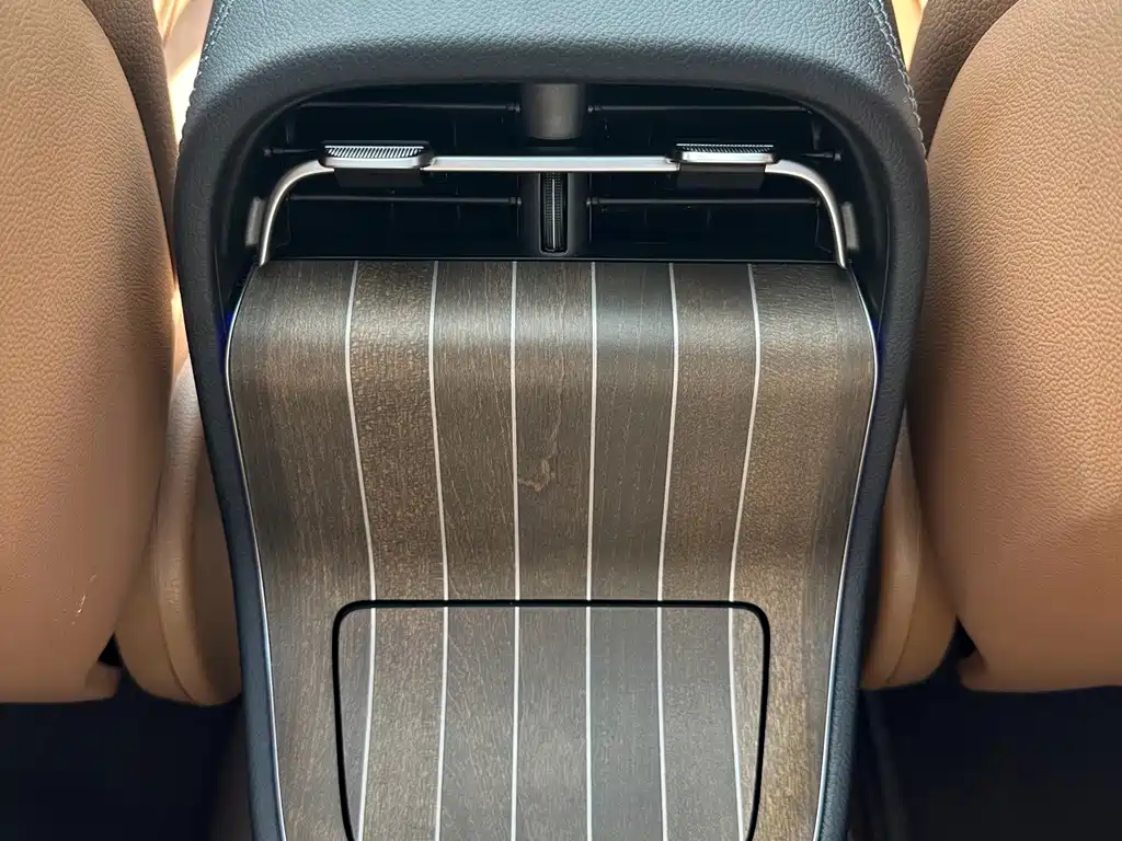 Mercedes-Benz E-Class — миниатюра 19