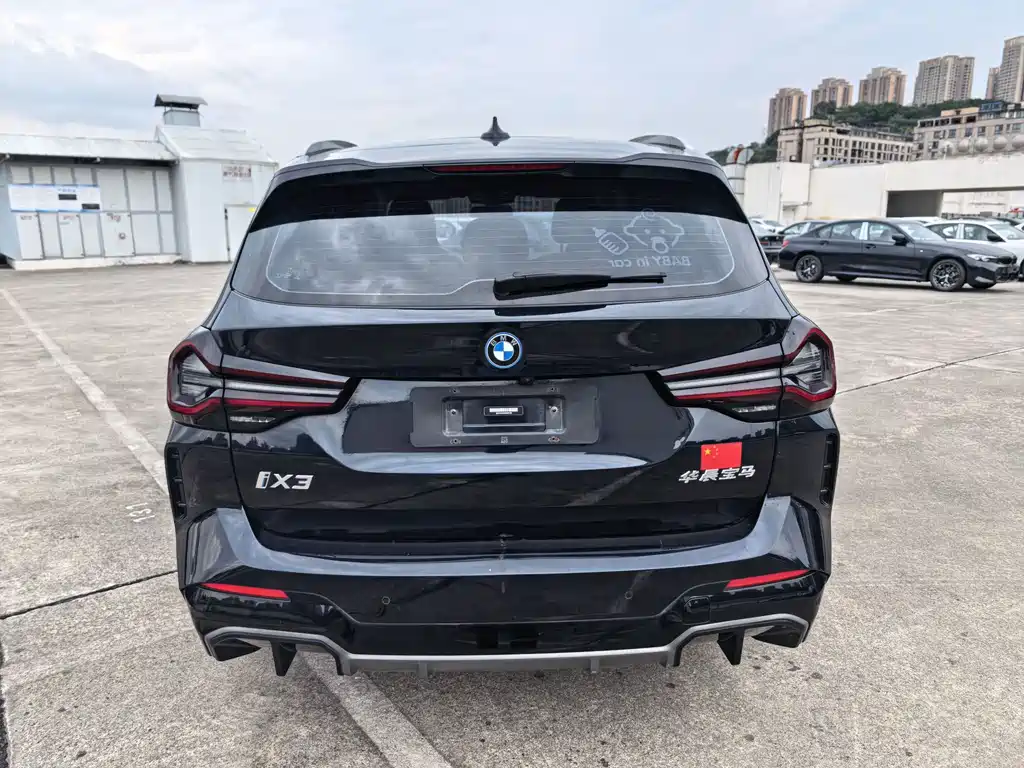 BMW iX3 — миниатюра 8