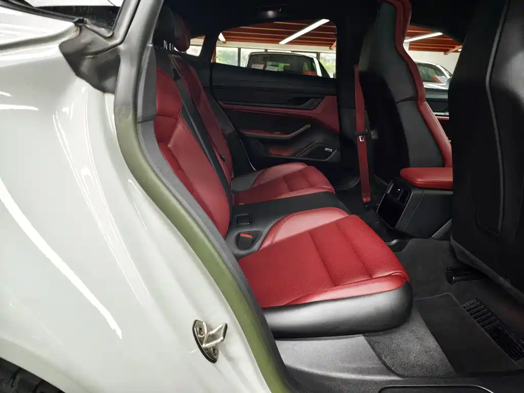 Porsche Taycan — миниатюра 12