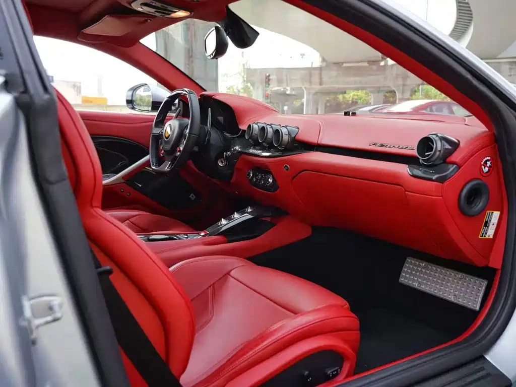 Ferrari F12berlinetta — миниатюра 11